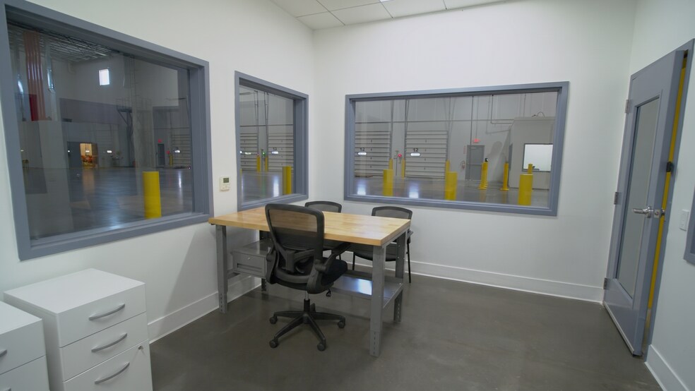 4555 Oldfield Blvd, Pittston, PA à louer - Photo du bâtiment - Image 3 de 3