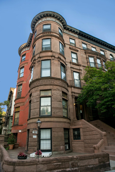 73 8th Ave, Brooklyn, NY à vendre - Photo principale - Image 1 de 1