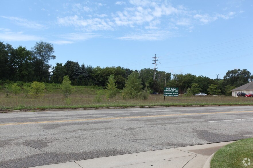 4195 N Division Ave, Comstock Park, MI for sale - Primary Photo - Image 1 of 3