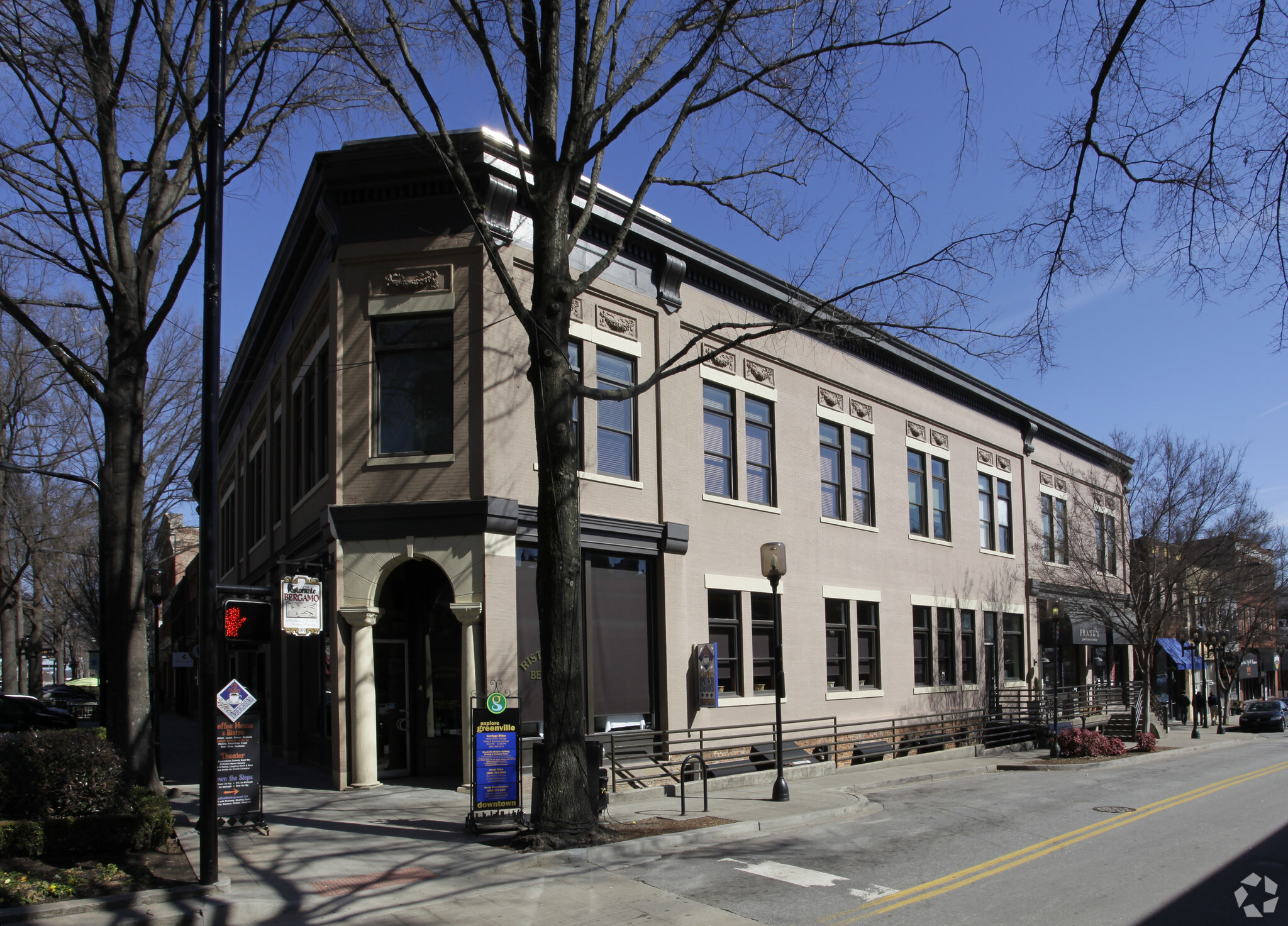 100 N Main St, Greenville, SC for sale Primary Photo- Image 1 of 8