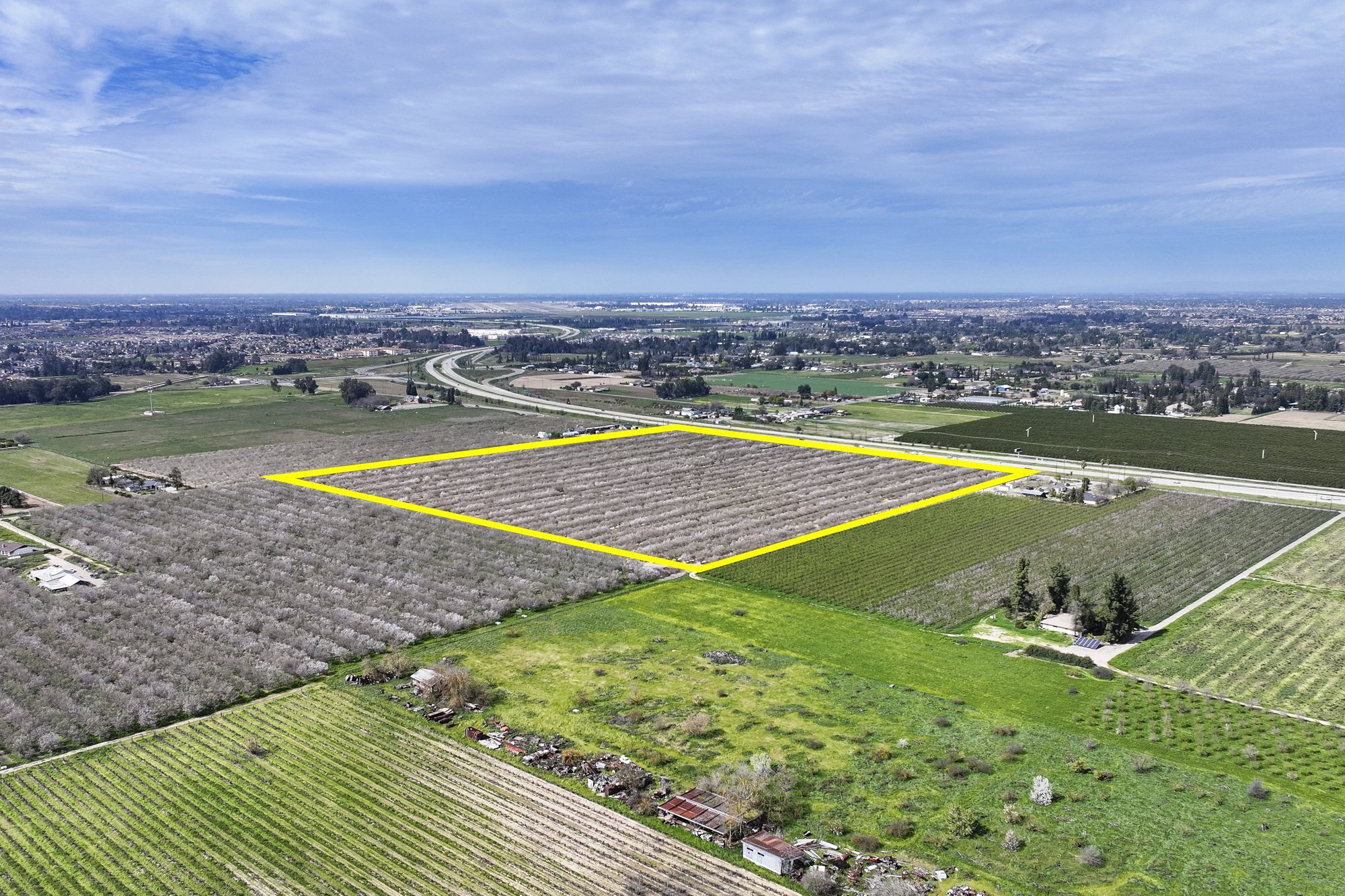 7581 E Kings Canyon Rd, Fresno, CA à vendre Photo principale- Image 1 de 13