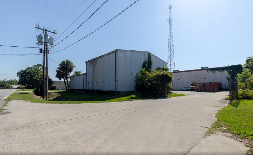42 Ross Rd, Savannah, GA for sale - Building Photo - Image 3 of 13