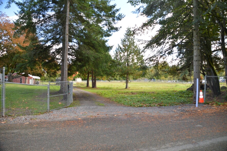 20205 87th Ave SE, Snohomish, WA à vendre - Photo du bâtiment - Image 2 de 3