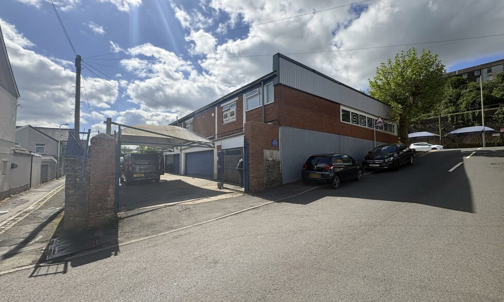 66 The Broadway, Pontypridd à louer - Photo principale - Image 1 de 2