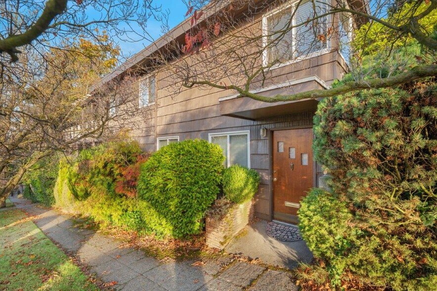 3807 Linden Ave N, Seattle, WA à vendre - Photo du bâtiment - Image 3 de 16