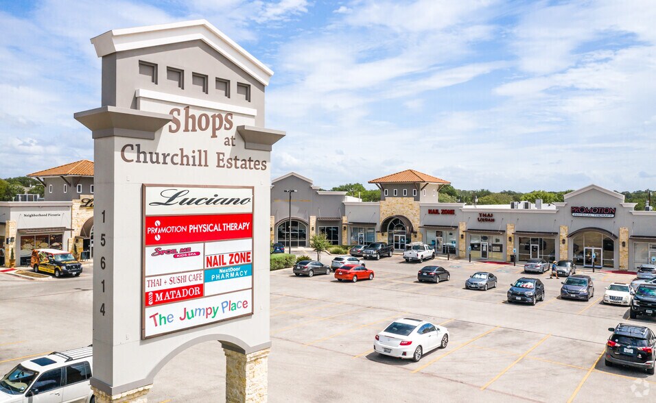 15614 Huebner Rd, San Antonio, TX à louer - Photo du bâtiment - Image 2 de 7