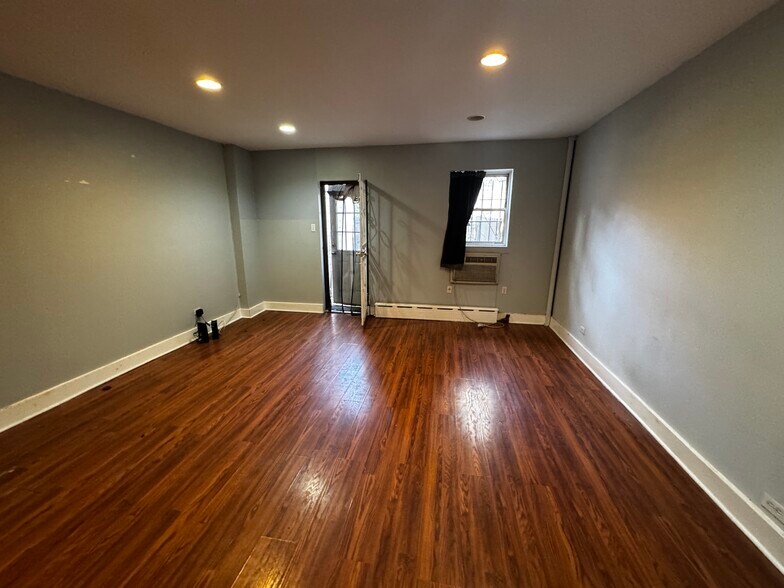 239 E 116th St, New York, NY à vendre - Photo intérieure - Image 3 de 20