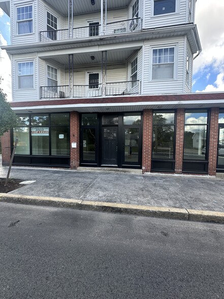 1753-1757 Cranston St, Cranston, RI for lease - Building Photo - Image 1 of 5