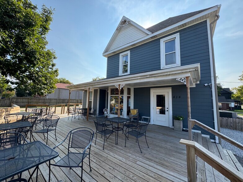 414 S Holcomb St, Springdale, AR à vendre - Photo du bâtiment - Image 2 de 9