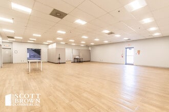 1512 I-35 W, Denton, TX à louer Photo intérieure- Image 2 de 17