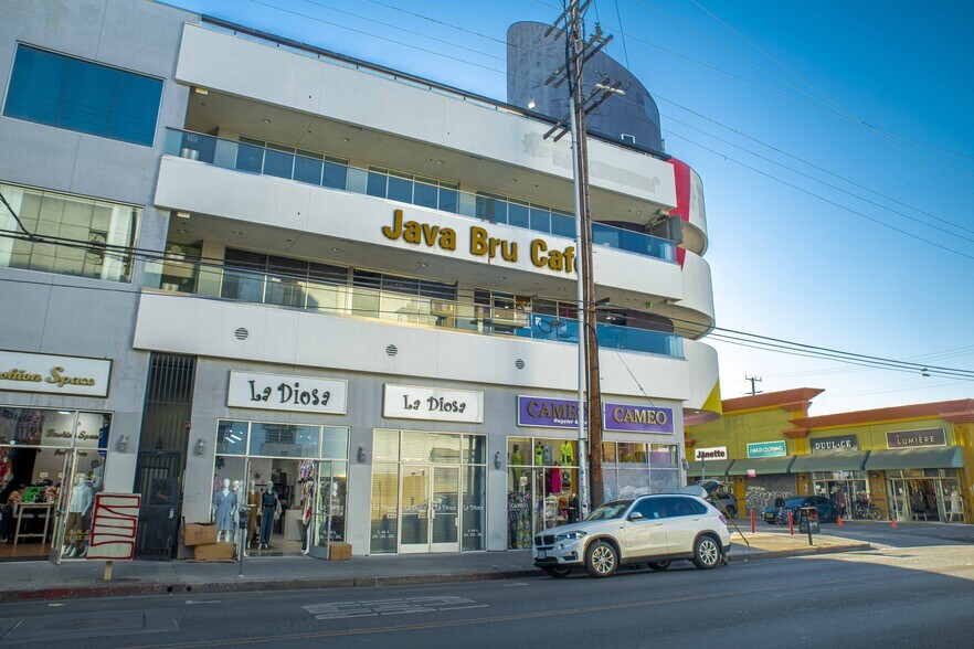 726 E 12th St, Los Angeles, CA à louer - Photo du bâtiment - Image 3 de 19