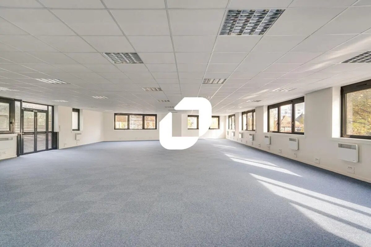 Office in Lognes for lease Primary Photo- Image 1 of 2