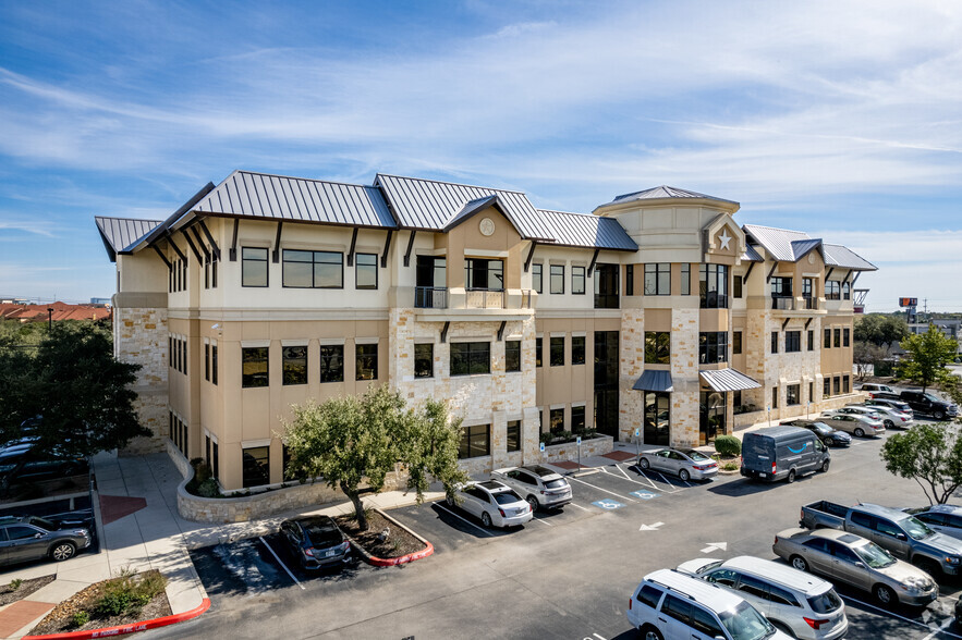 18756 Stone Oak Pky, San Antonio, TX à louer - Photo du b timent - Image 1 de 5