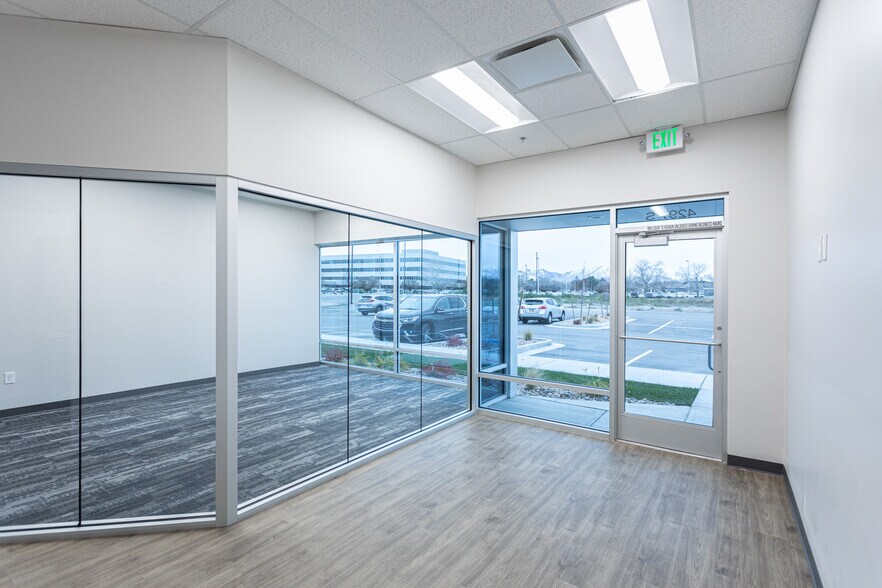 Interstate 215 at 2700 West, Salt Lake City, UT à louer - Numérisation 3D de Matterport - Image 2 de 39