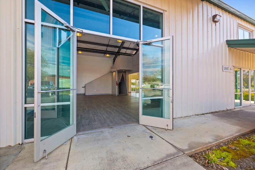 18851 Microtronics Way, Sonora, CA for sale - Building Photo - Image 2 of 23