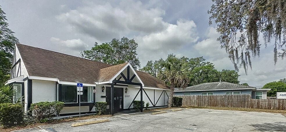 2017 W Main St, Leesburg, FL for lease - Building Photo - Image 2 of 9