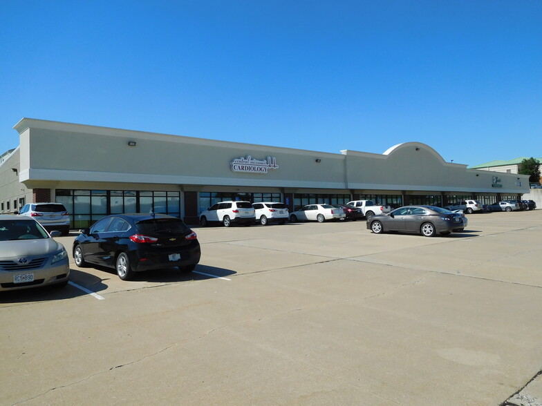 3501 W Truman Blvd, Jefferson City, MO for lease - Building Photo - Image 1 of 2