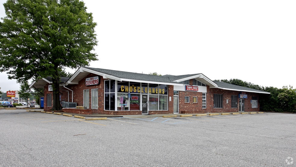 14350 Warwick Blvd, Newport News, VA for lease - Building Photo - Image 1 of 3
