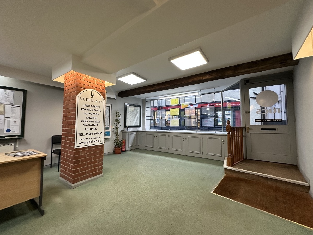 21 Leg St, Oswestry for lease Interior Photo- Image 1 of 5