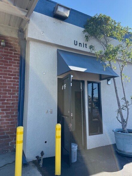 3235 N San Fernando Rd, Los Angeles, CA à louer - Photo du bâtiment - Image 2 de 2