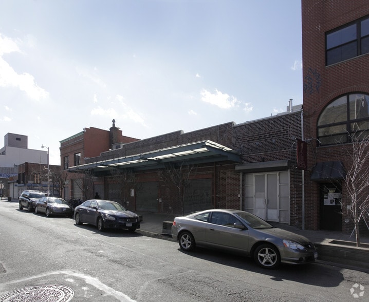 114 N 6th St, Brooklyn, NY for lease - Building Photo - Image 2 of 2