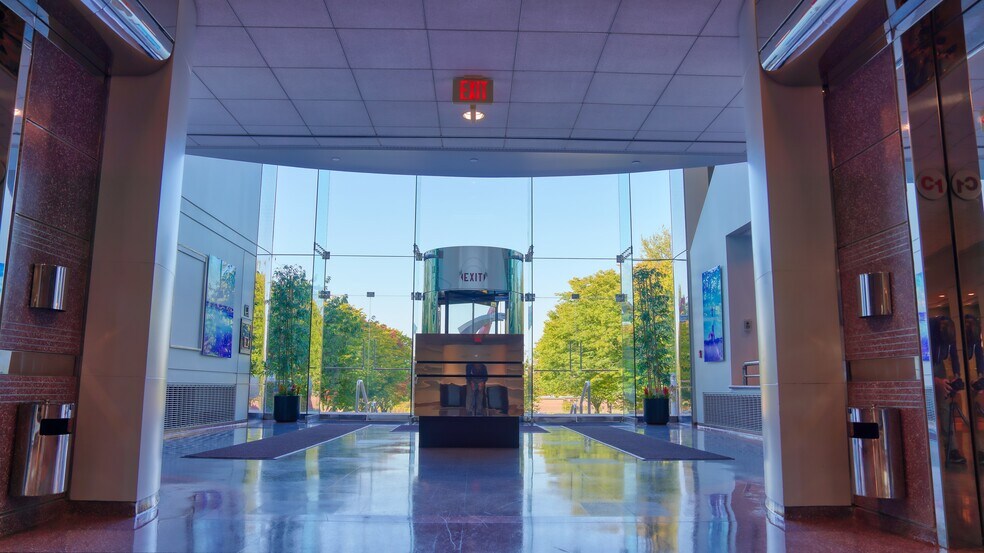 888 Veterans Memorial Hwy, Hauppauge, NY à louer - Photo intérieure - Image 3 de 7