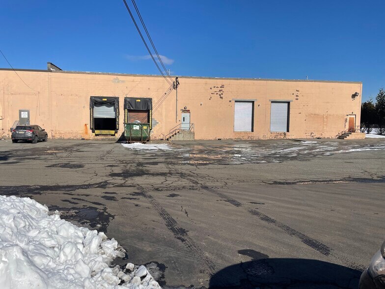 140 LeGrand Ave, Northvale, NJ à louer - Photo du bâtiment - Image 2 de 28