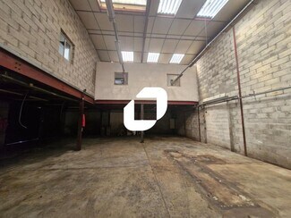 Plus de détails pour 4 Rue Denis Papin, Roissy-en-Brie - Local d'activités à louer