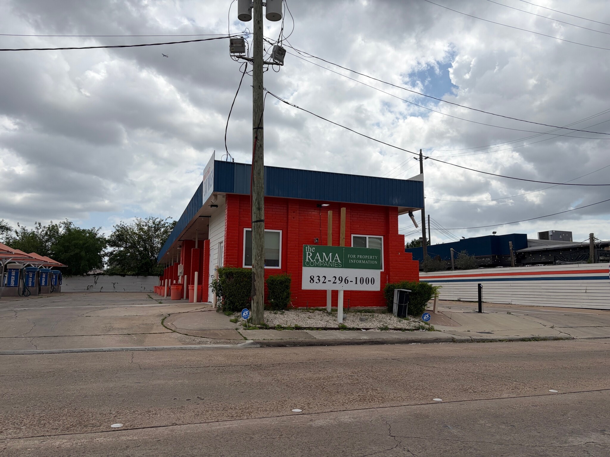 6505 Del Monte Dr, Houston, TX for sale Primary Photo- Image 1 of 12