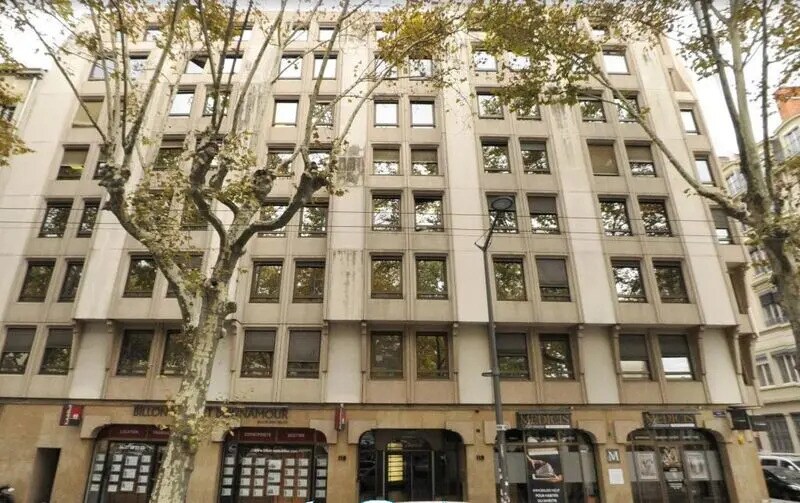 Office in Lyon for sale Building Photo- Image 1 of 2