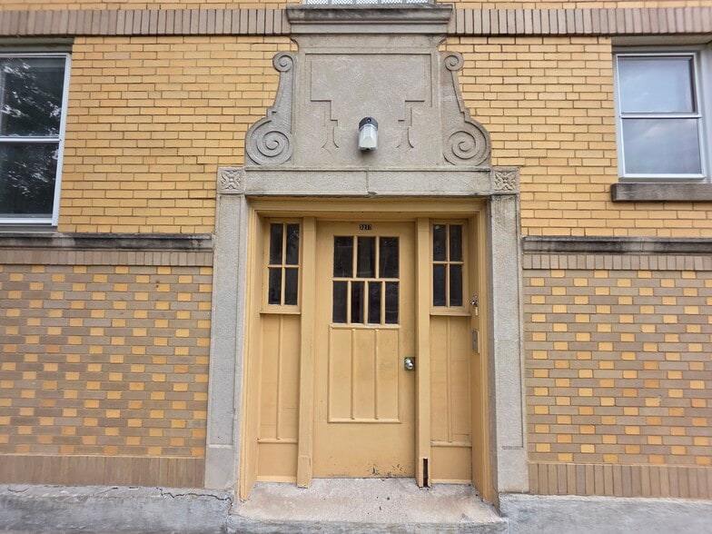 3217 N Kildare Ave, Chicago, IL for sale - Building Photo - Image 2 of 13