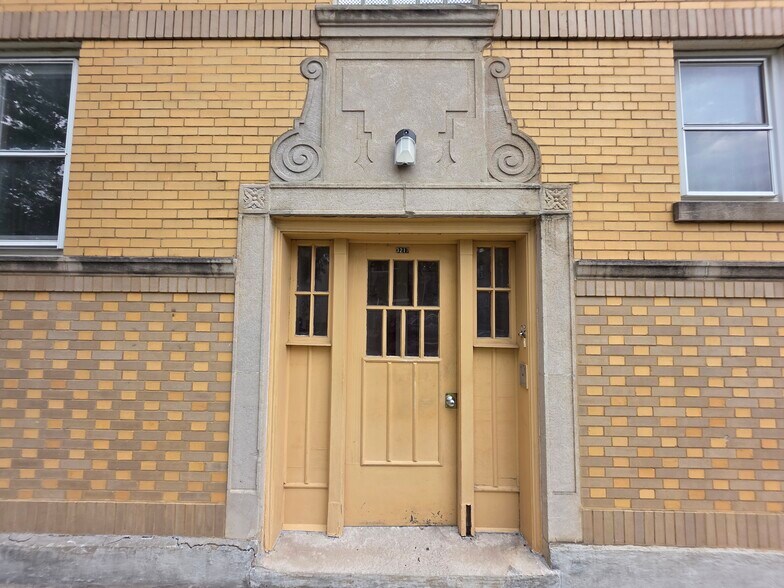 3217 N Kildare Ave, Chicago, IL à vendre - Photo du bâtiment - Image 2 de 13