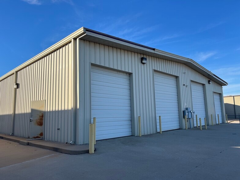 9700 Pole Rd, Oklahoma City, OK for lease - Building Photo - Image 2 of 7