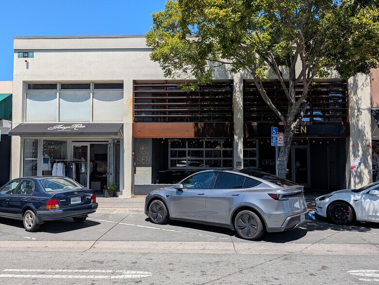 677 Laurel St, San Carlos, CA à louer - Photo du bâtiment - Image 2 de 4