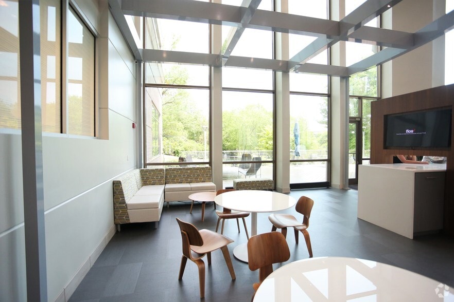 10900 Nuckols Rd, Glen Allen, VA à louer - Hall d’entrée - Image 3 de 13