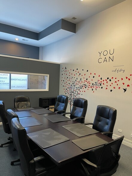 2521 W North Ave, Chicago, IL for lease - Interior Photo - Image 3 of 21