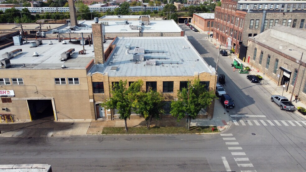 2100 W Fulton St, Chicago, IL à vendre - Photo du bâtiment - Image 2 de 2