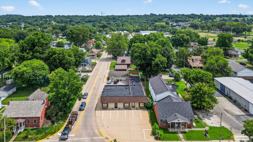638 Main St, Columbia, IL à vendre - Photo du bâtiment - Image 3 de 56
