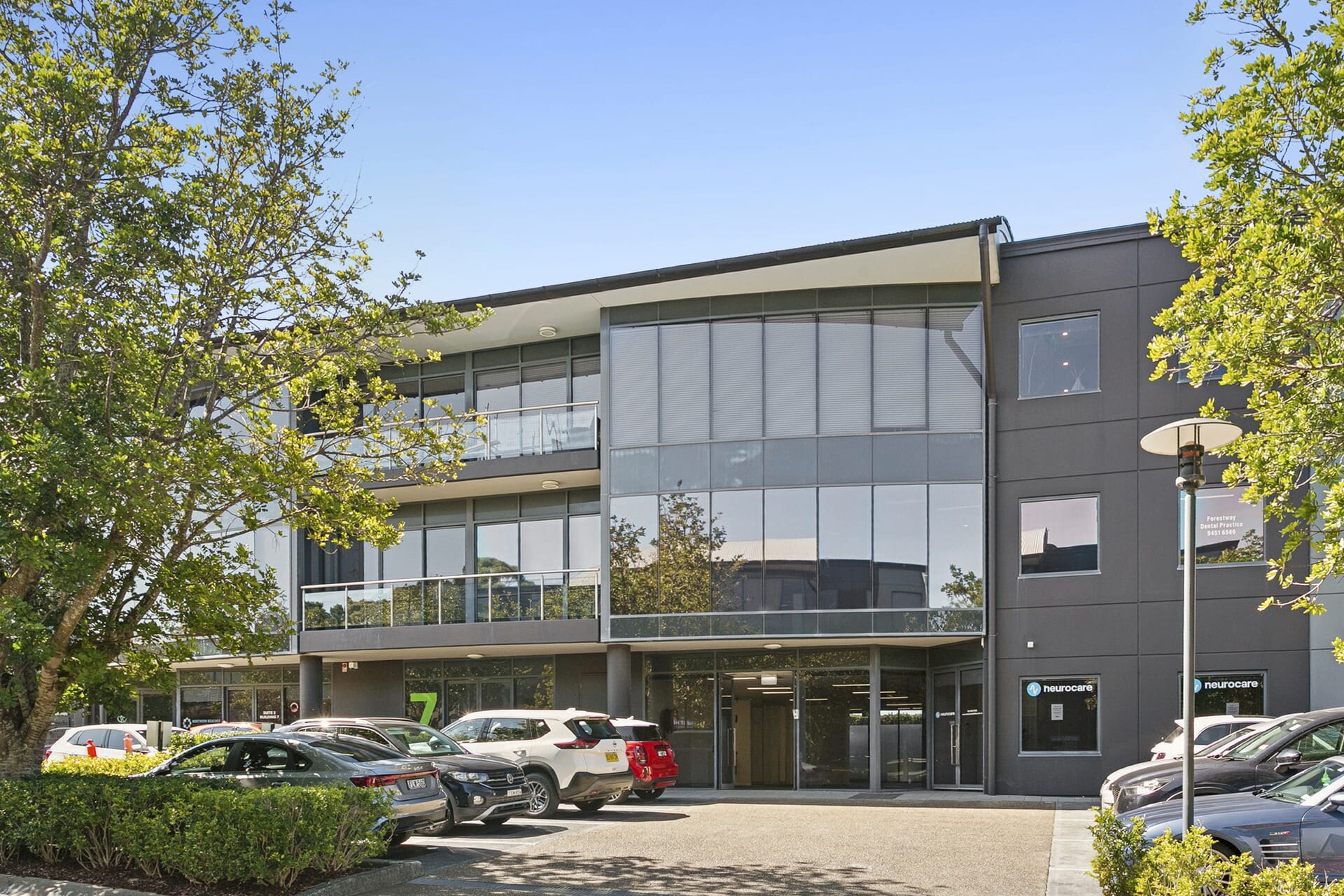 49 Frenchs Forest Rd, Frenchs Forest for lease Primary Photo- Image 1 of 2