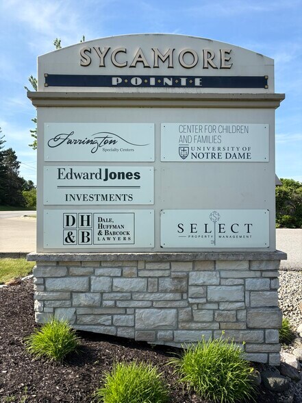 402-404 S Scott Rd, Fort Wayne, IN à vendre - Photo du bâtiment - Image 2 de 71