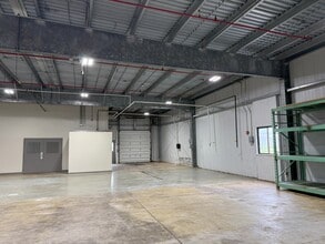 811 Irving Wick Dr W, Heath, OH à louer Photo du bâtiment- Image 2 de 3