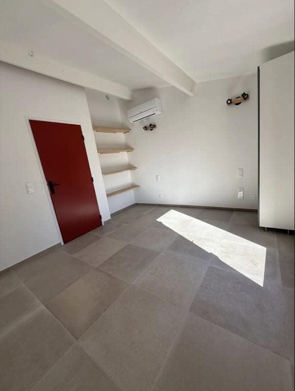 Office in Rognes for lease Interior Photo- Image 1 of 6
