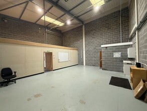 Newton Hl, Ollerton for lease Interior Photo- Image 1 of 5