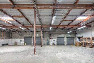 2630 Business Park Dr, Vista, CA à louer Photo du bâtiment- Image 2 de 9