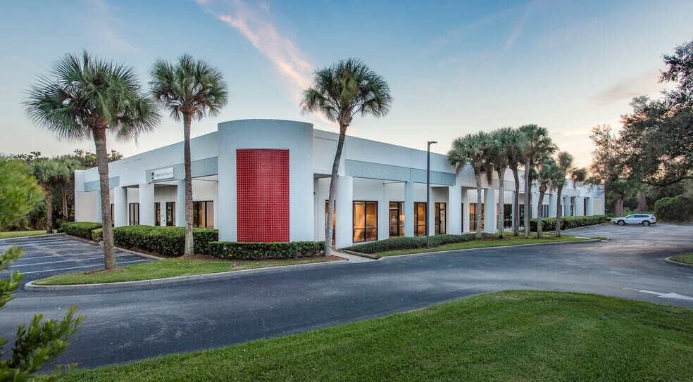 1801 Penn St, Melbourne, FL à louer - Photo du bâtiment - Image 1 de 5