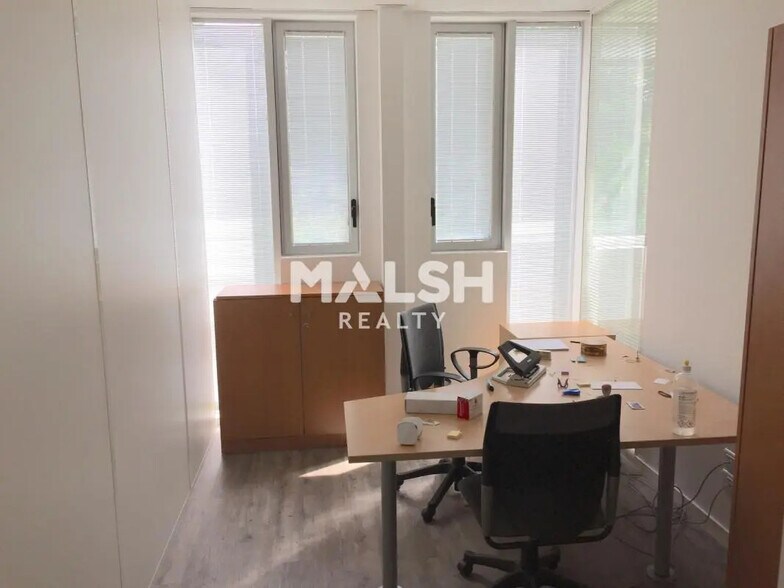 Bureau dans Rillieux-la-Pape à louer - Photo du bâtiment - Image 3 de 25