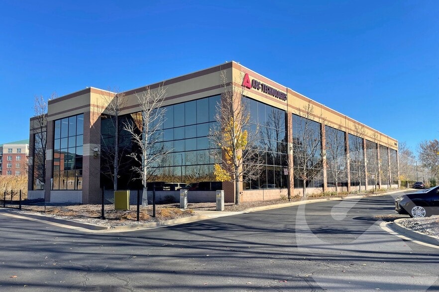 25900 W 11 Mile Rd, Southfield, MI à vendre - Photo du bâtiment - Image 1 de 6