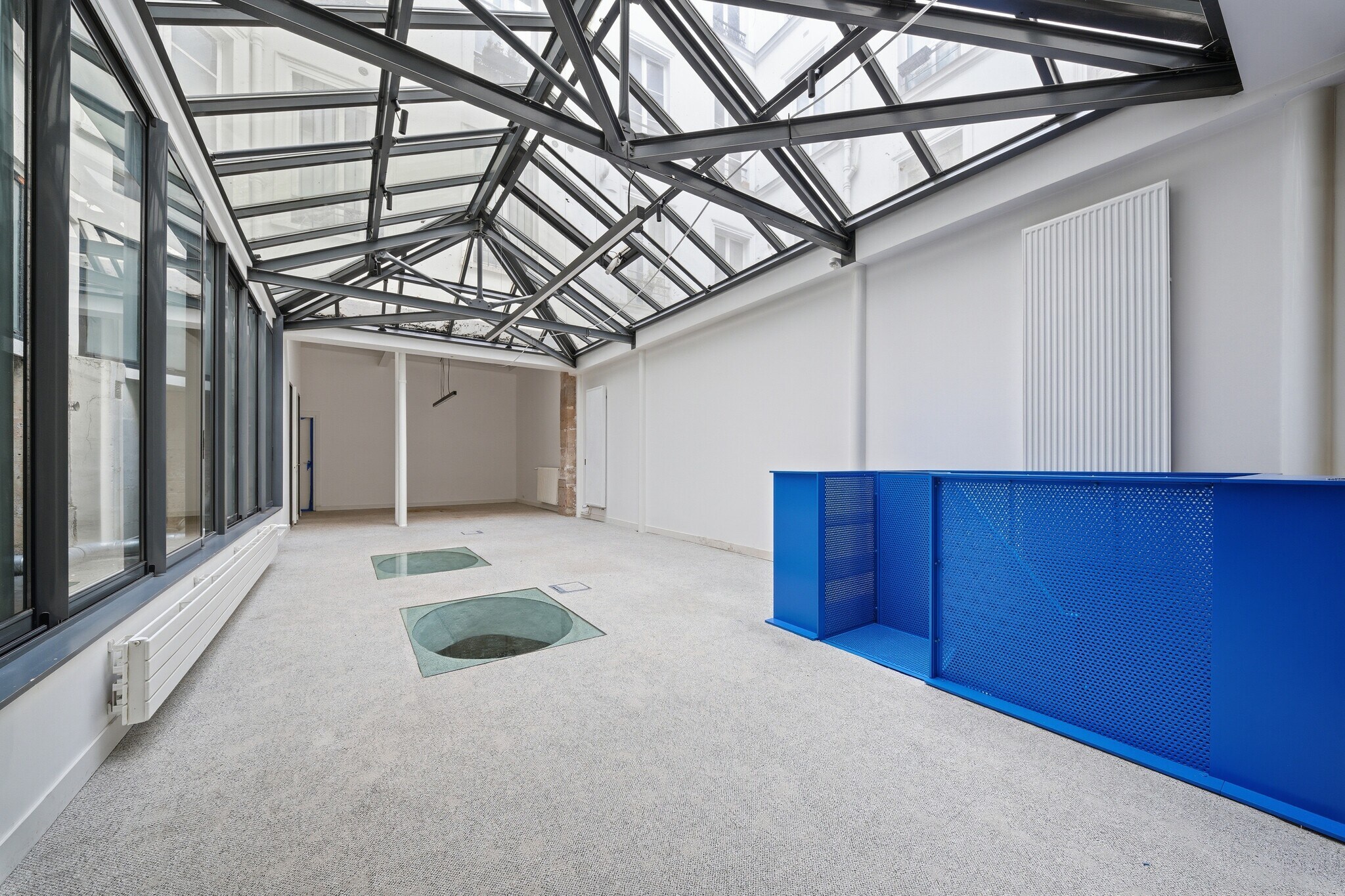 Multifamily in Paris for sale Building Photo- Image 1 of 12