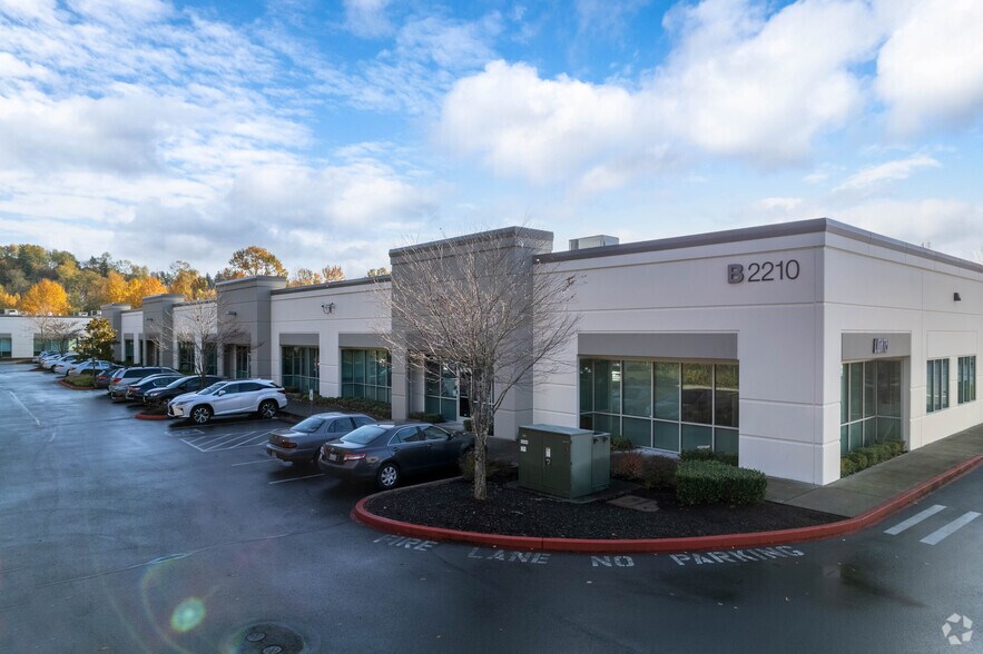 2220 Lind Ave SW, Renton, WA à louer - Photo du bâtiment - Image 3 de 3