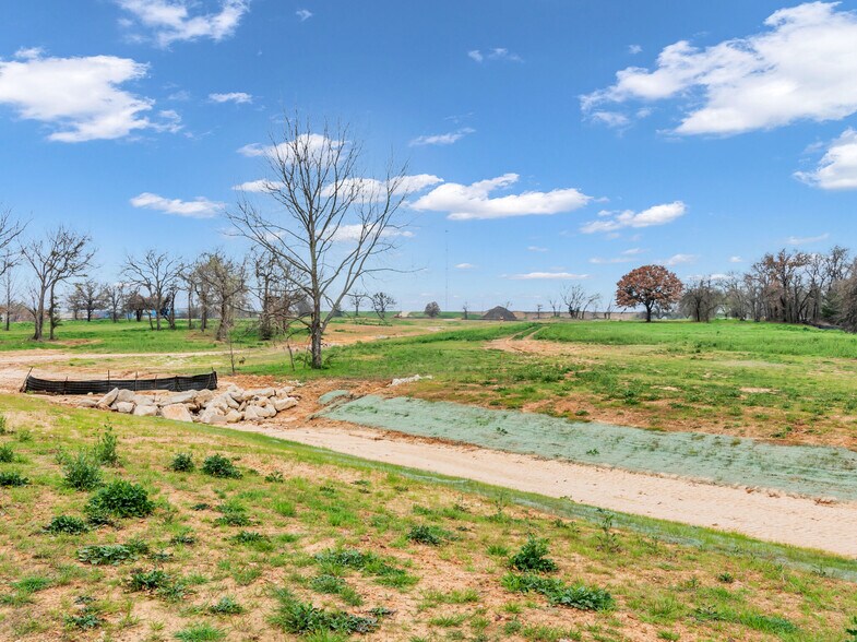 7205 Hudson Village Creek Rd, Kennedale, TX à vendre - Photo du bâtiment - Image 2 de 15